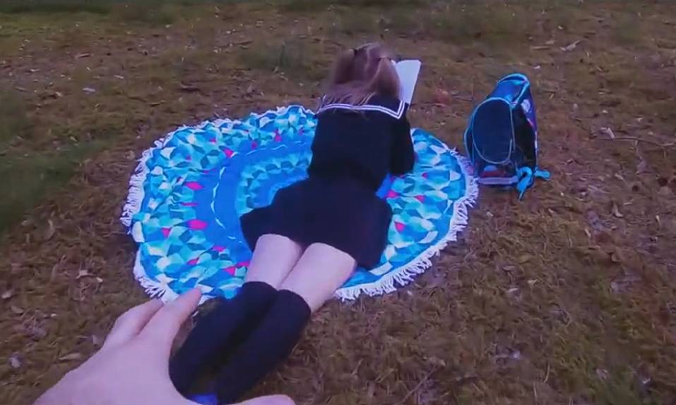 นักเรียนจีนไปเที่ยวกับแฟนในปาและได้ทำการเย็ดกันกลางป่า